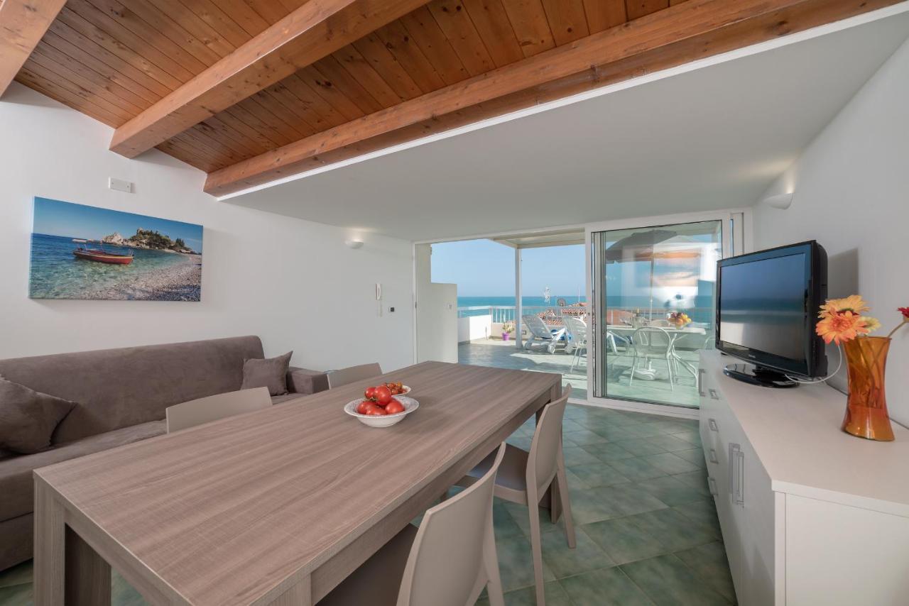 Archimede, Appartamento Con Vista In Centro A Marina Di Ragusa Eksteriør bilde