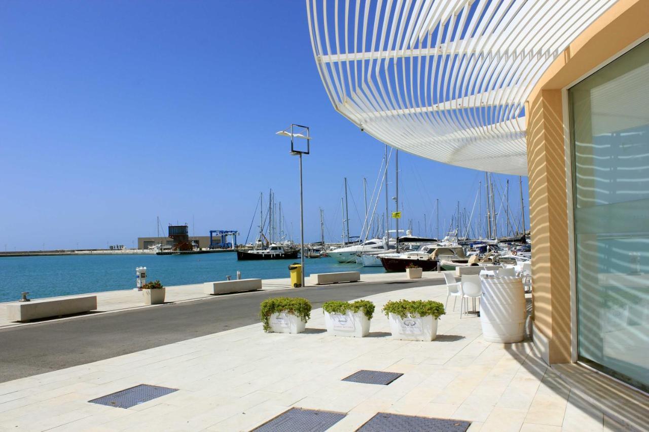 Archimede, Appartamento Con Vista In Centro A Marina Di Ragusa Eksteriør bilde